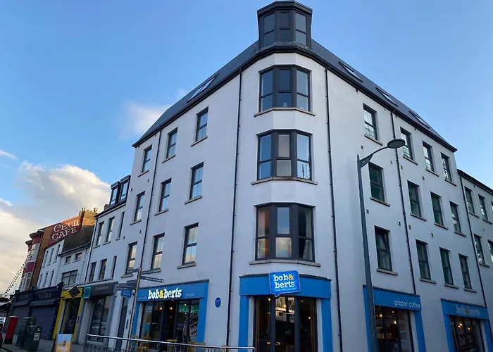 Coastal Links, Main Street Portrush, 1 To 5 Guests