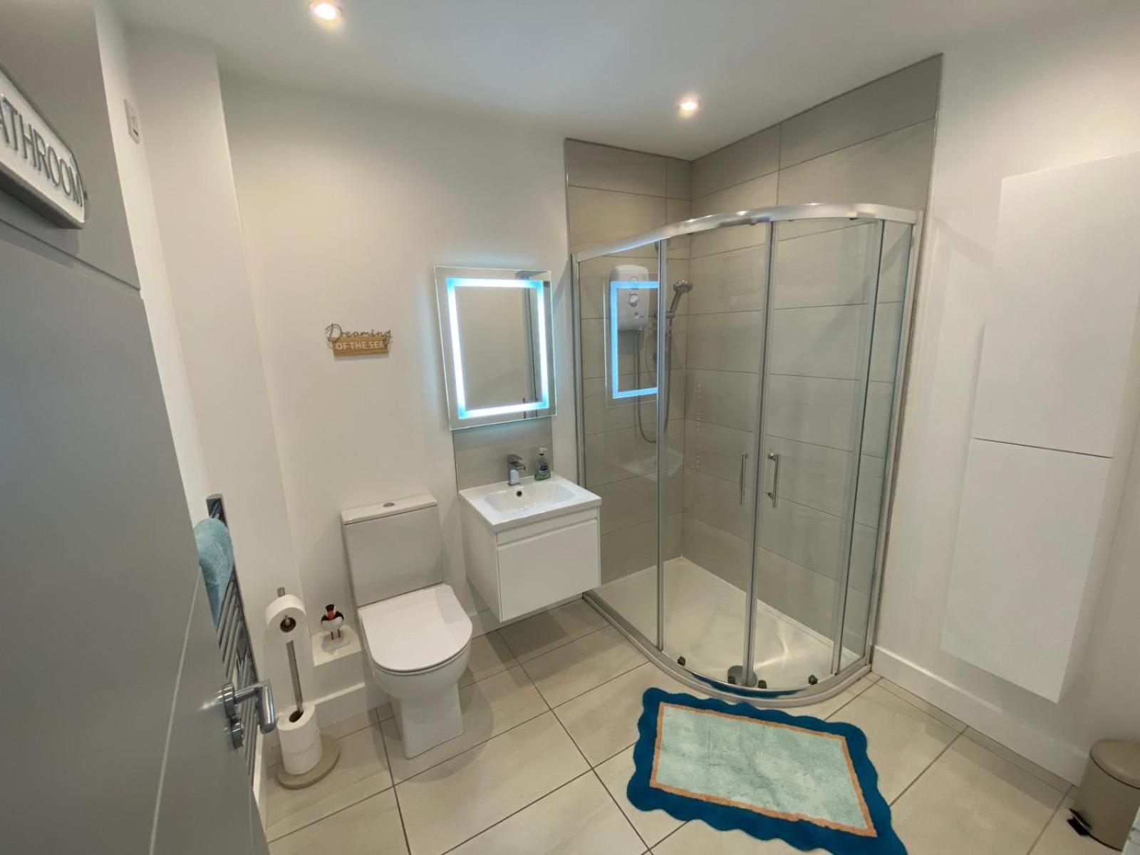 Coastal Links, Main Street Portrush, 1 To 5 Guests
