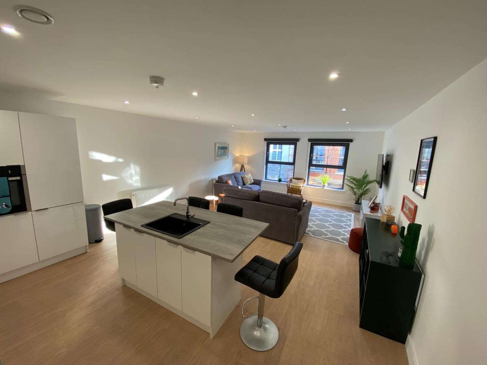 Apartment Coastal Links, Main Street Portrush, 1 To 5 Guests